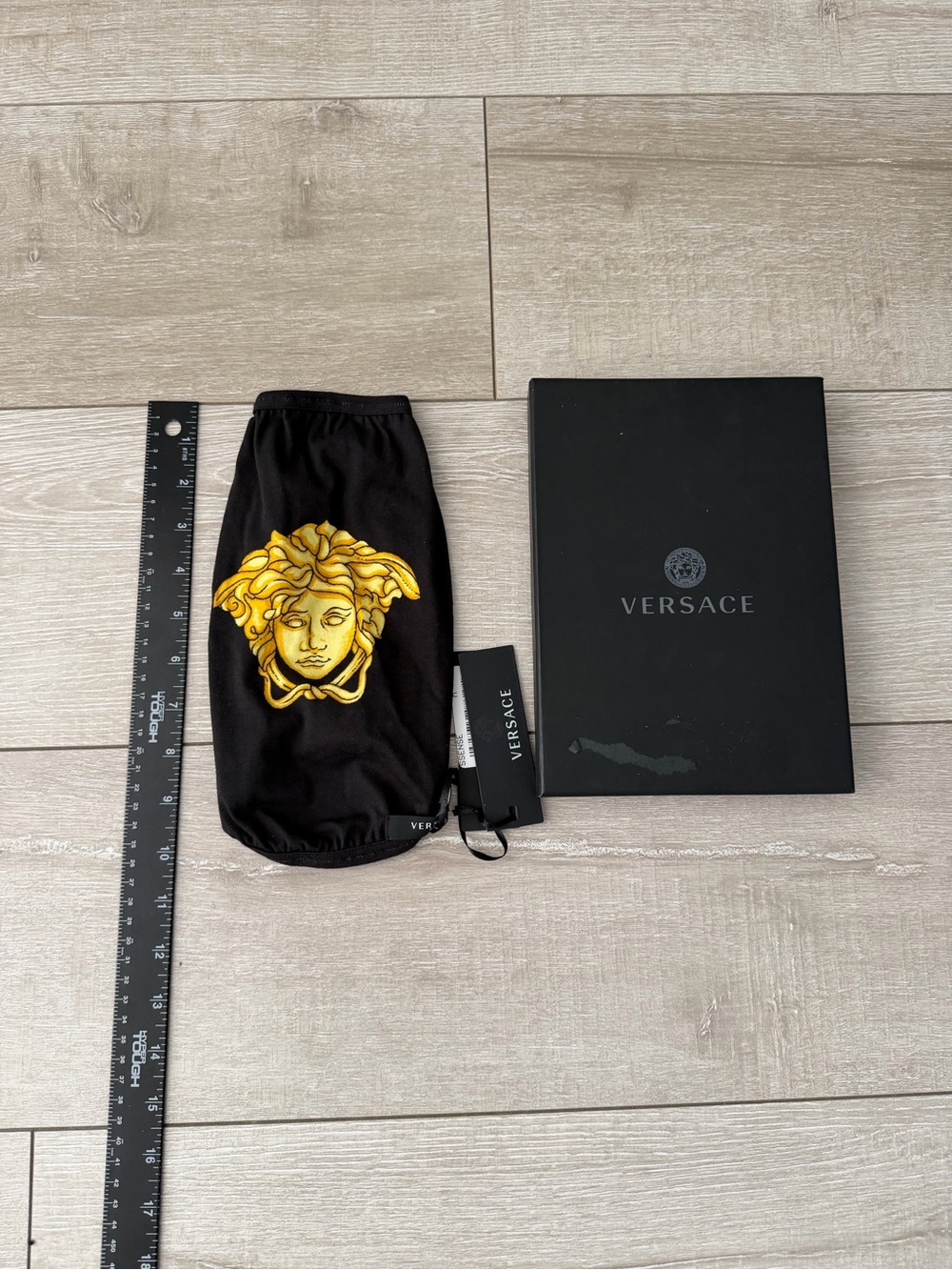 Versace Black Dog t shirt with Gold Medusa Emblem size M authentic - Picture 2 of 3